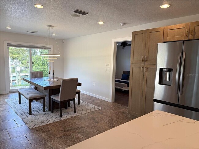 Building Photo - 2411 Nassau St
