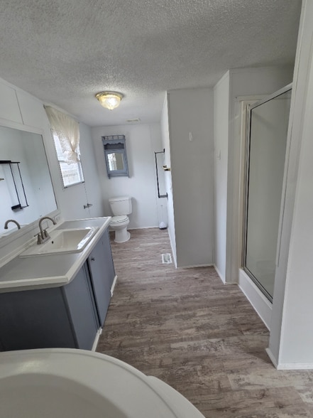 Building Photo - 401 Vista Ave