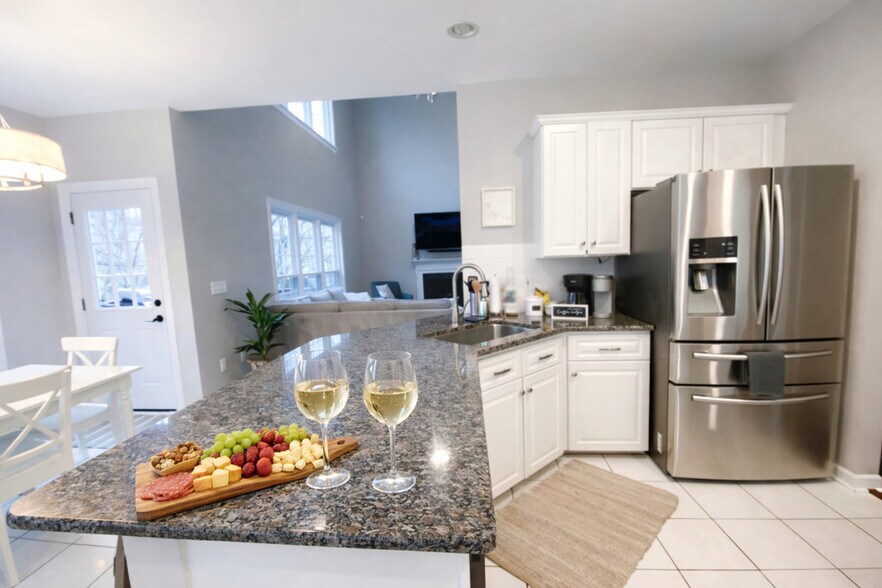 Building Photo - 10315 Rougemont Ln