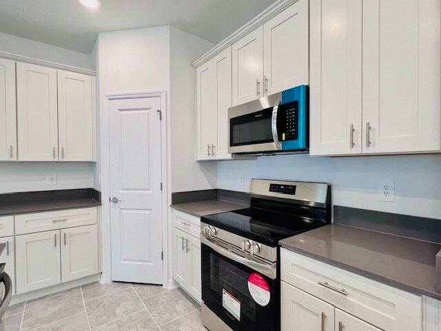 Building Photo - 2024 TWO STORY 4 BEDROOM 3 BATH HOME - MOV...