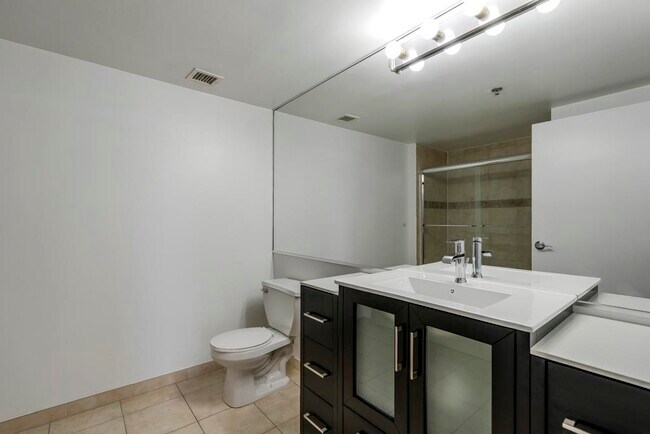 Building Photo - 759 2nd St
