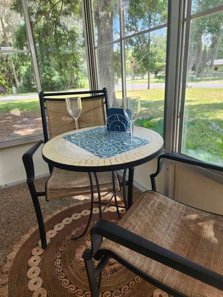 Sunroom Dining - 7900 E Northlake Dr