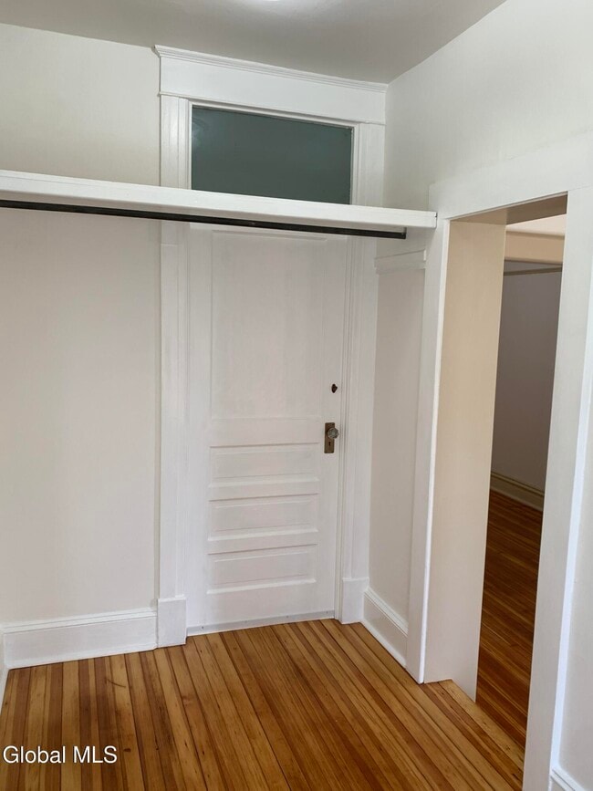 Building Photo - 292 Lark St