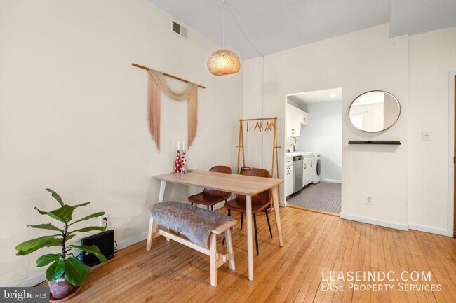 Building Photo - 1930 New Hampshire Ave NW