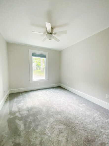 Building Photo - 71 Arsenal St