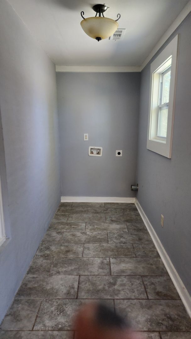 Building Photo - 3 bedroom 2 bath home in Hapeville
