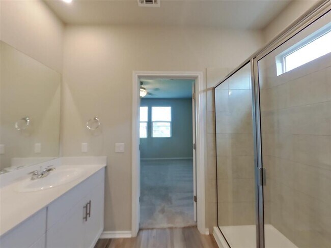 Building Photo - 5200 Saddle Clb Dr