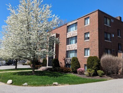 Building Photo - 192 W Wyoming Ave