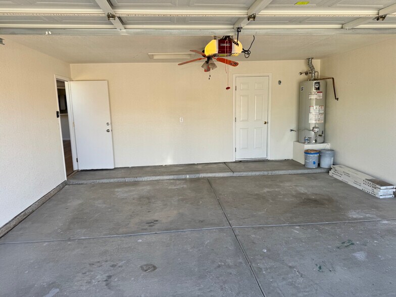 Building Photo - 11361 W Loma Blanca Dr