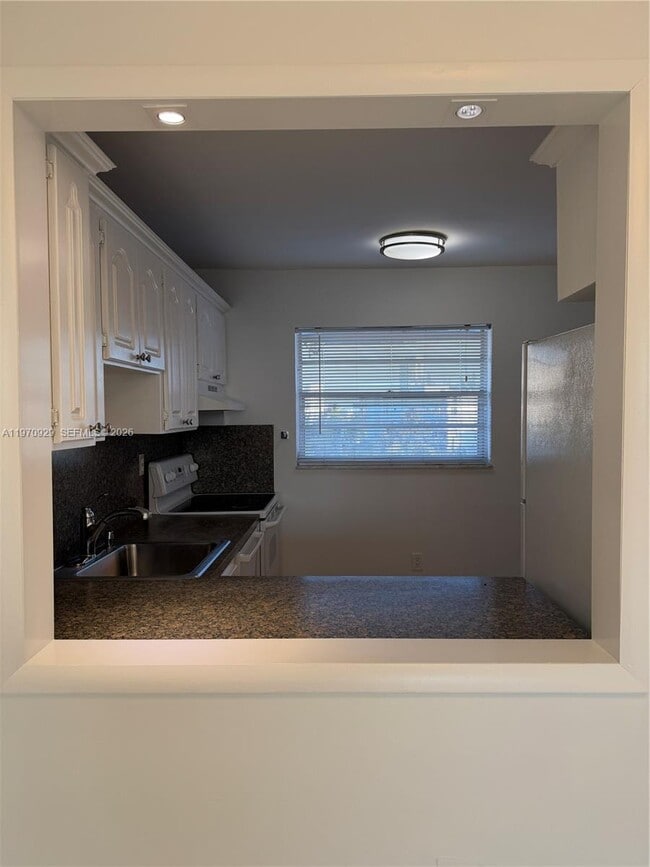 Building Photo - 7900 Tatum Waterway Dr