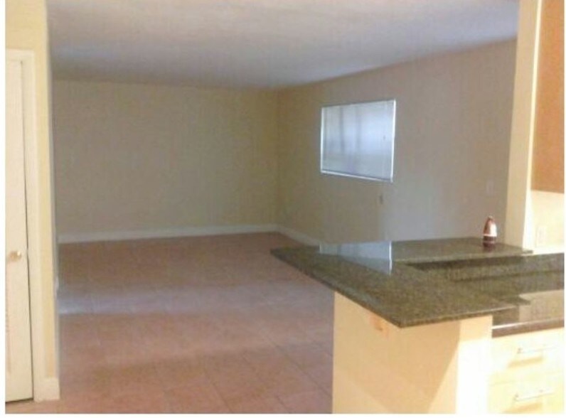 Primary Photo - 2185 NE 169th St