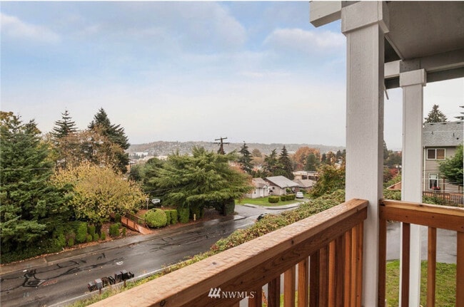 Building Photo - 311 Taylor Ave NW