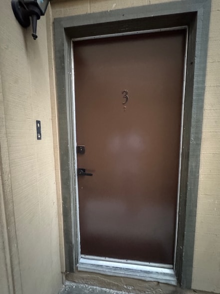 Building Photo - 8402 Larson Ave