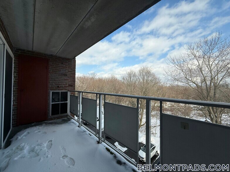 Building Photo - 55 Hill Rd