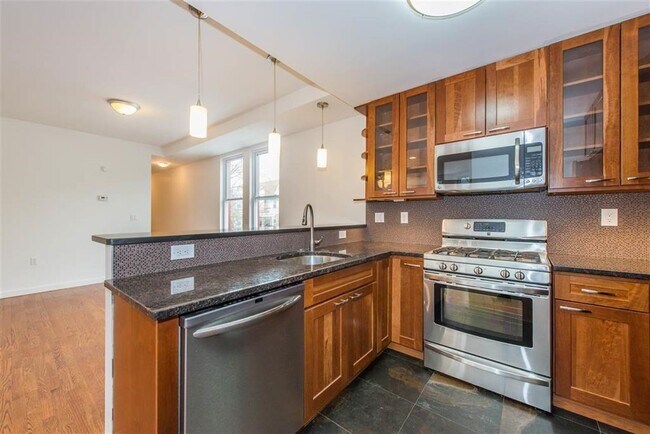 Primary Photo - 100 Shippen St