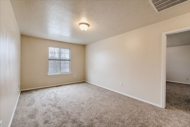 Building Photo - Beautiful home located in sought after Sundance Subdivision