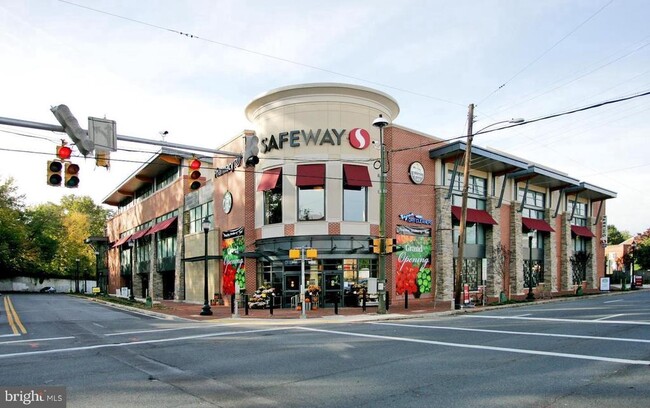 Building Photo - 5303 Bradley Blvd