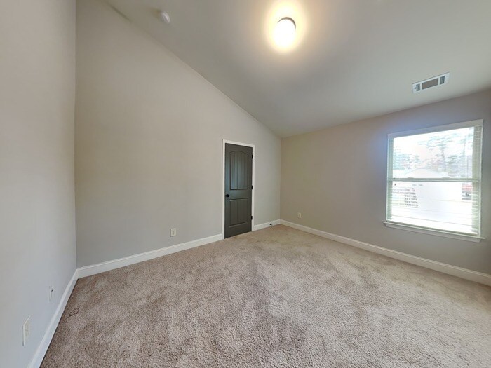 Building Photo - 333 Castle Top Ln SE