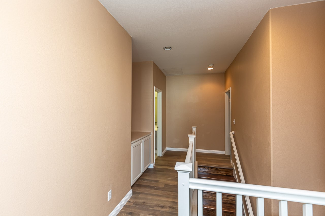 Building Photo - 425 S Meadowbrook Dr