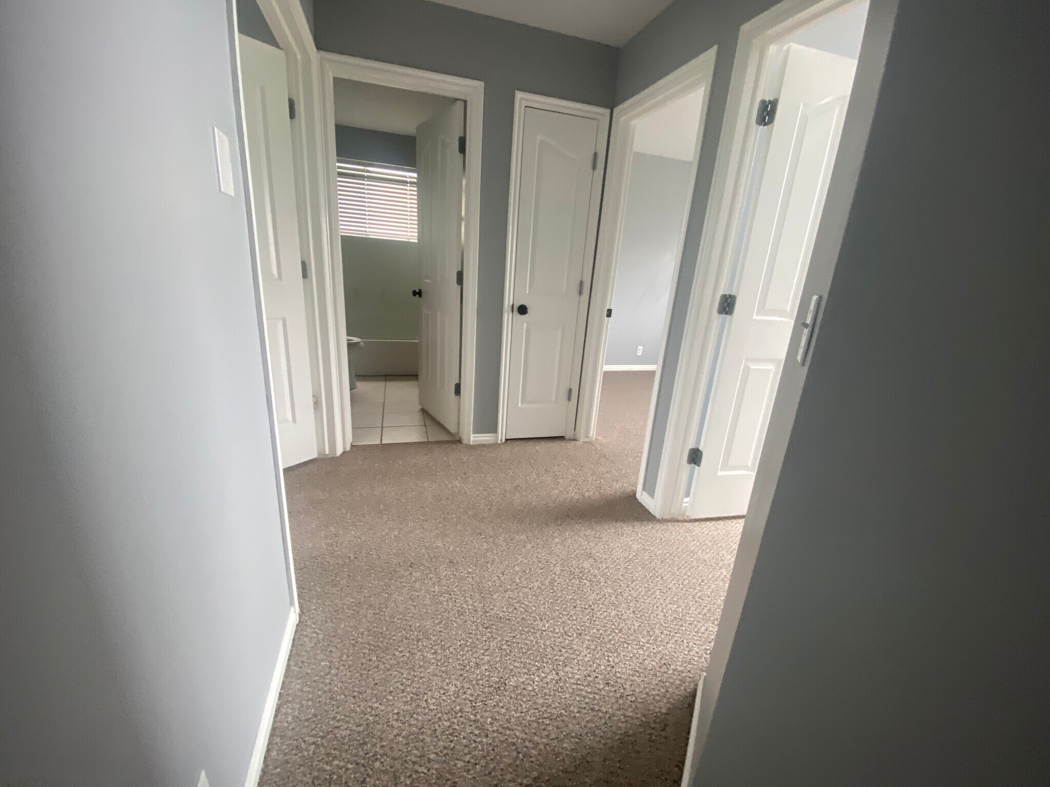 Building Photo - 987 E Blue Heron Way