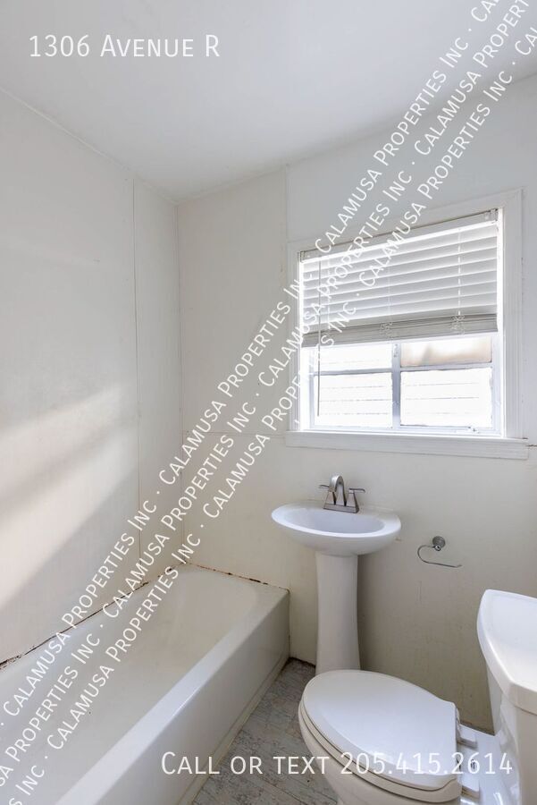 Building Photo - 1306 Avenue R