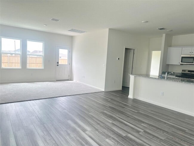 Building Photo - 308 Wedemeyer St