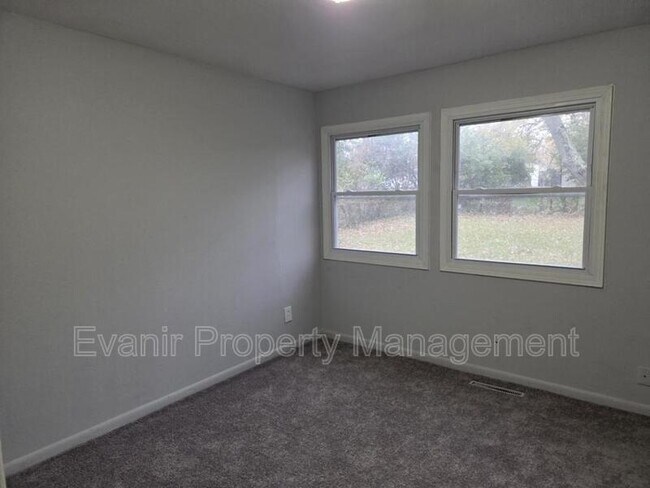 Building Photo - 3747 Barbarosa Dr