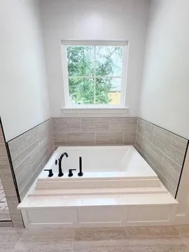 Building Photo - 2240 Caroline St