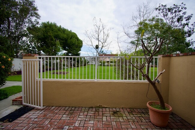 Building Photo - 17070 Los Modelos St