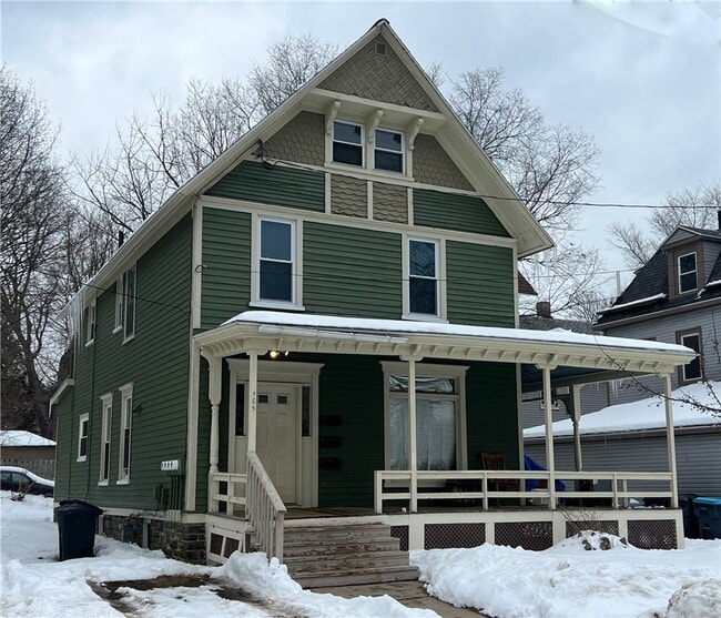 Building Photo - 105 Spruce St