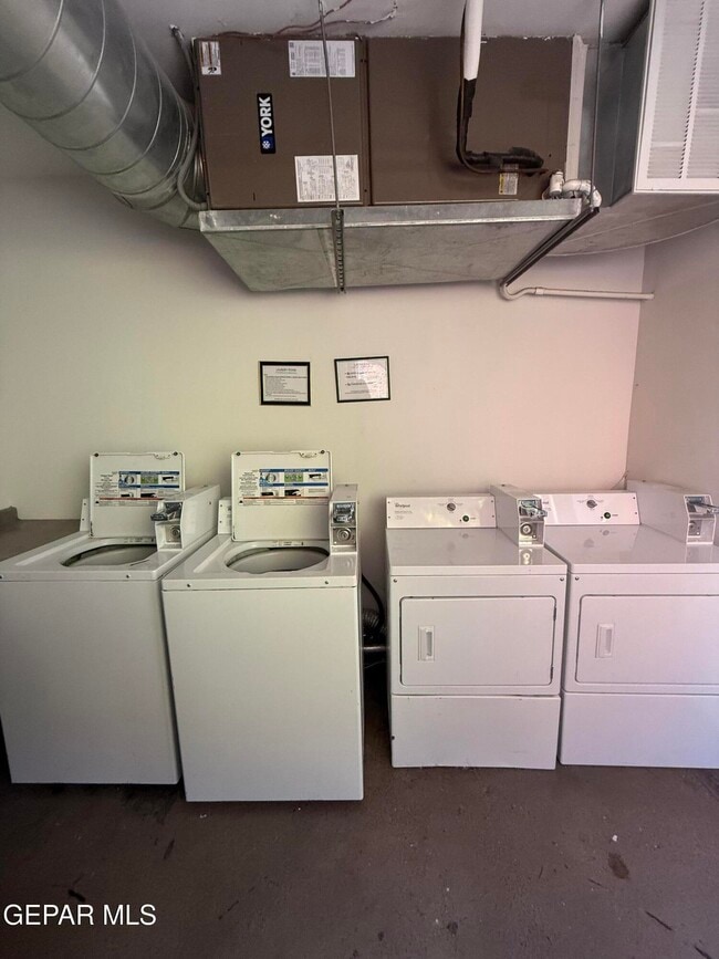 Building Photo - 200 Anthony St