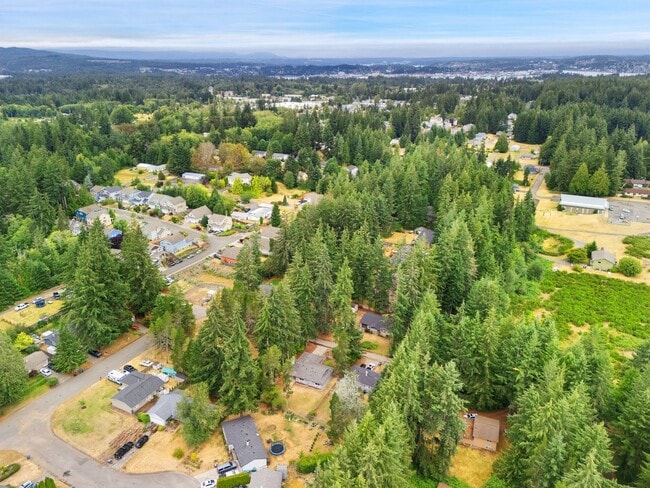 Building Photo - Rambler in Port Orchard with Fenced Yard