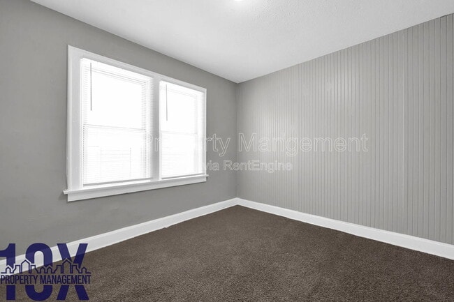 Building Photo - 1097 E 21st Ave