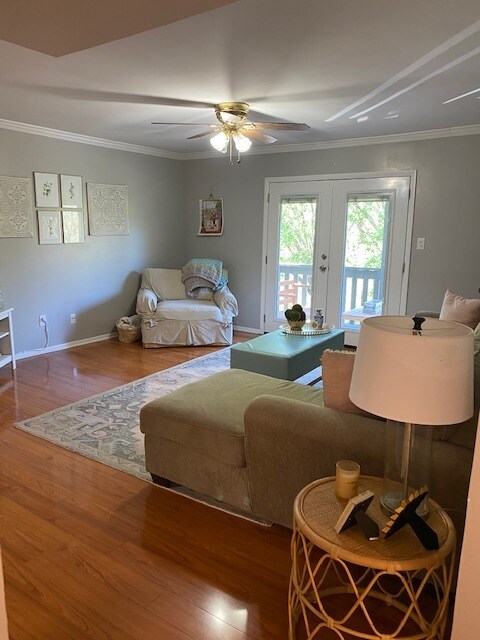 Building Photo - 1002 Woodland Vlg