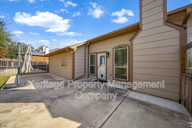 Building Photo - 1115 Willow Knoll