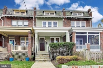 Building Photo - 628 Madison St NW