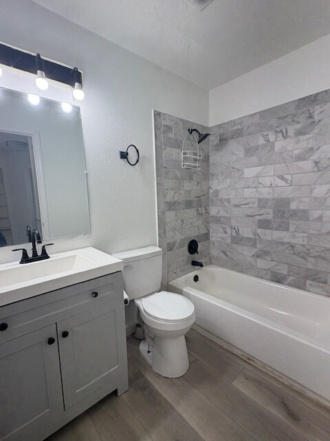 Building Photo - Cimarron 4 Bedroom Home Less Than 5 Minute Walk To The Park