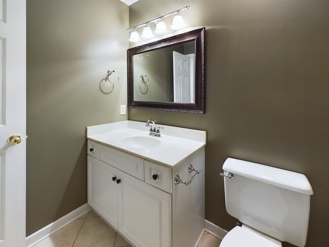 Building Photo - 2824 Hampton Woods Dr