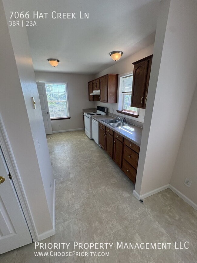Building Photo - 7066 Hat Creek Ln