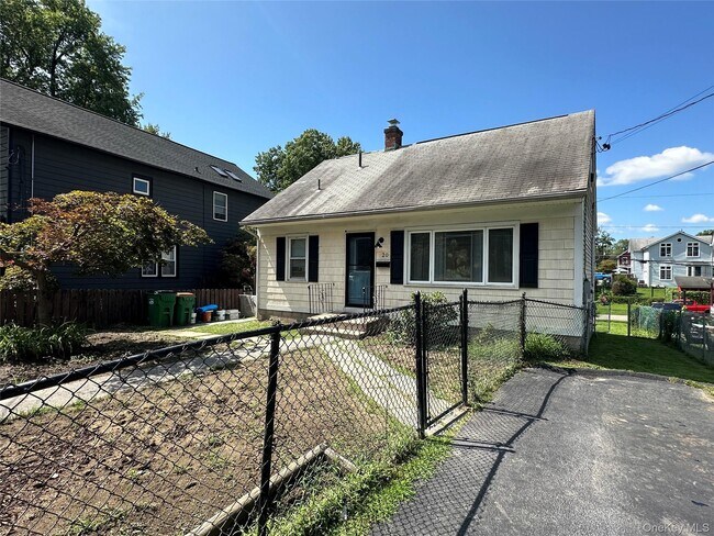 Building Photo - 20 Blackburn Ave