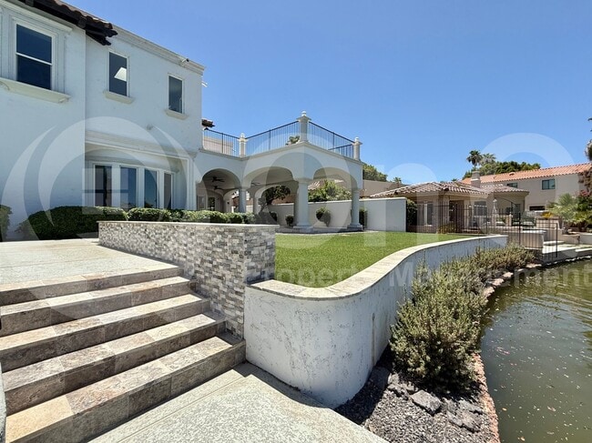 Building Photo - 1523 E Treasure Cove Dr