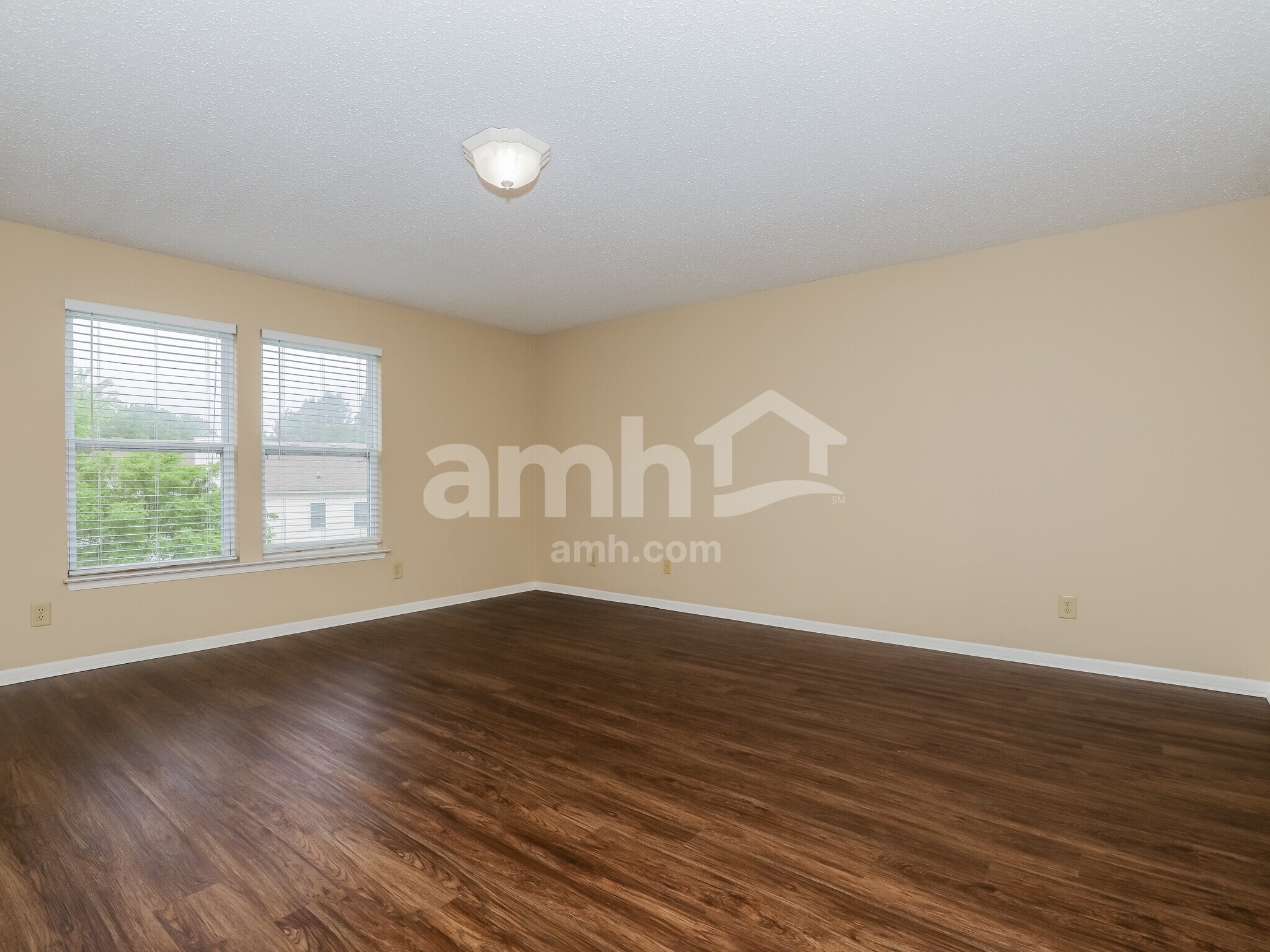 Building Photo - 13912 Meadow Lake Dr