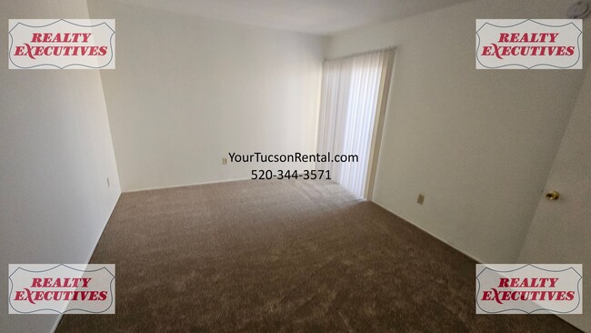 Building Photo - Fort Lowell & Campbell 2/1 - A/C and all a...