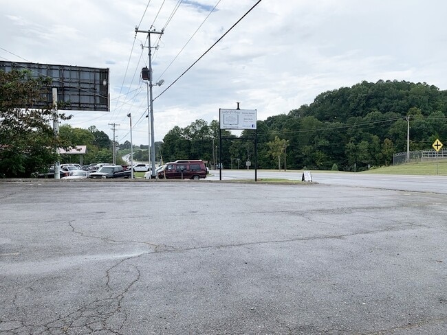 Building Photo - 1213 W Gaines St