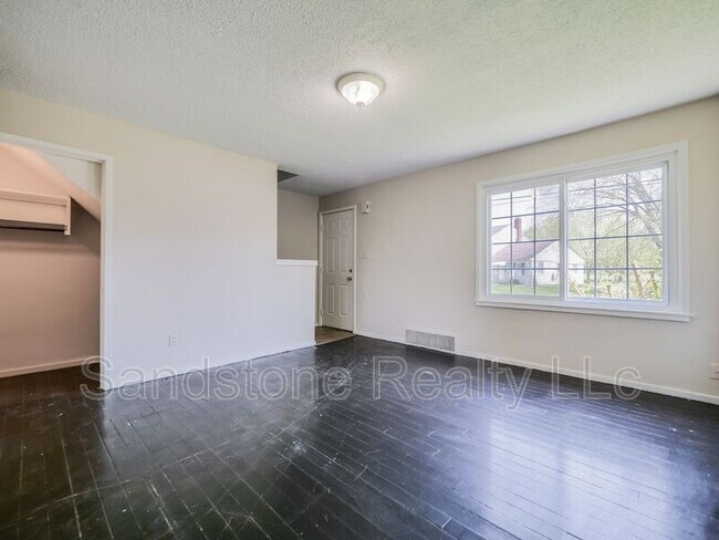 Building Photo - 956 N Central Dr