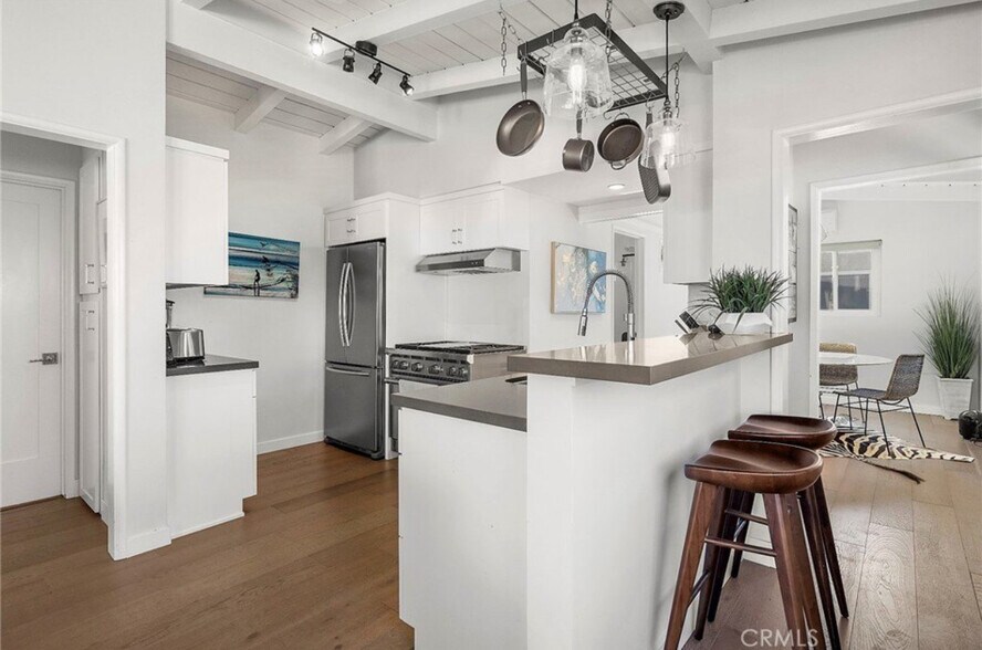 Building Photo - 200 Moonstone St