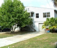 Front of Duplex (right) - 7030 Oelsner St