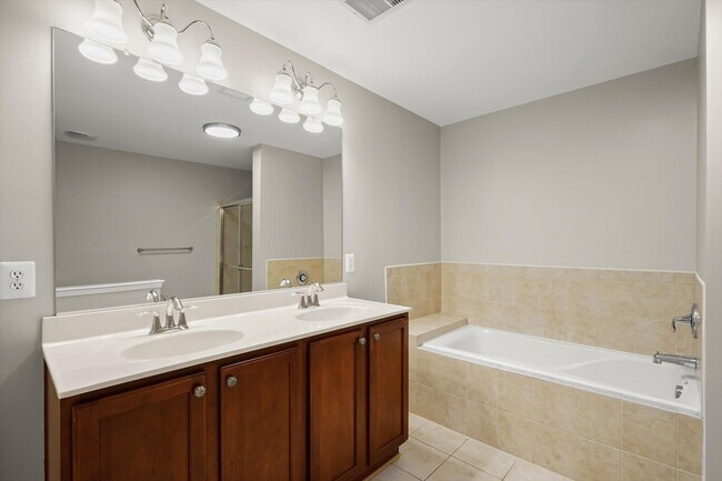 Building Photo - 11214 Wortham Crest Cir