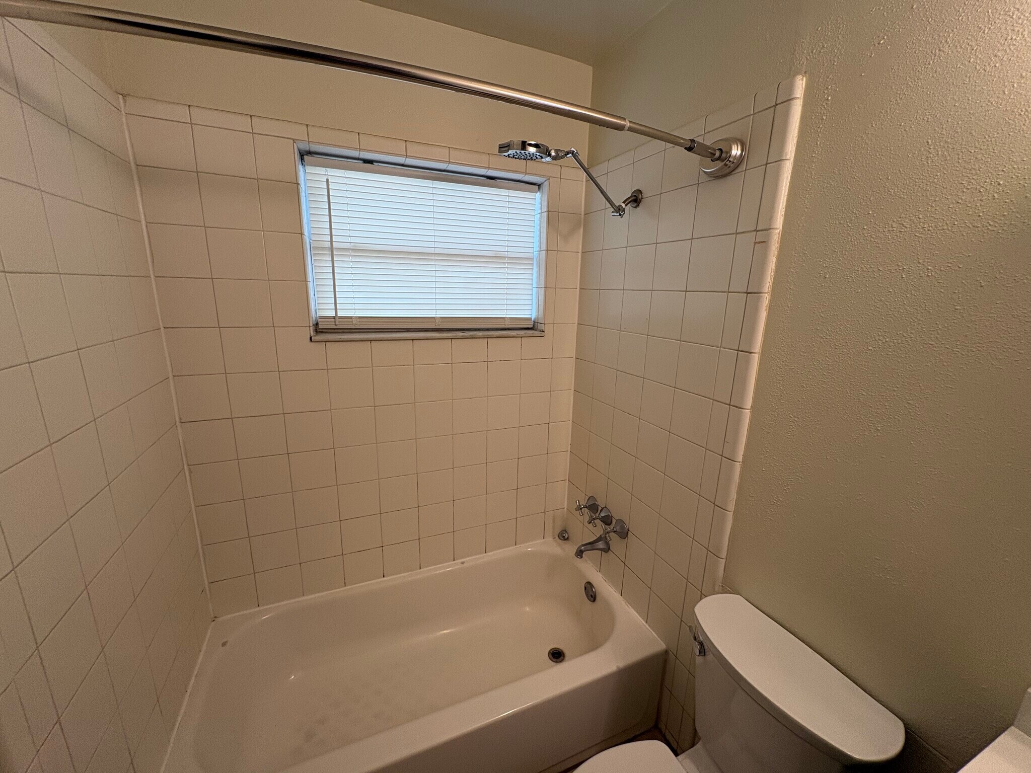 Bathroom freshly painted - 611 W Hancock St