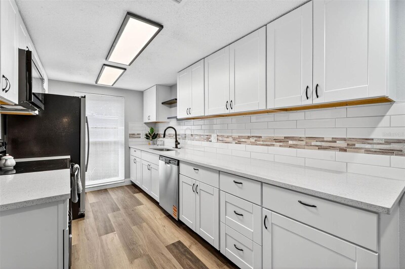 Building Photo - 6841 Tierra Linda St